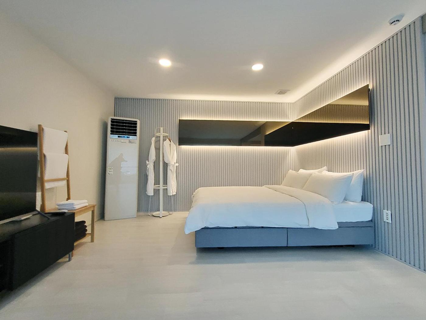 Penatess Pool Villa Čchungdžu Exteriér fotografie