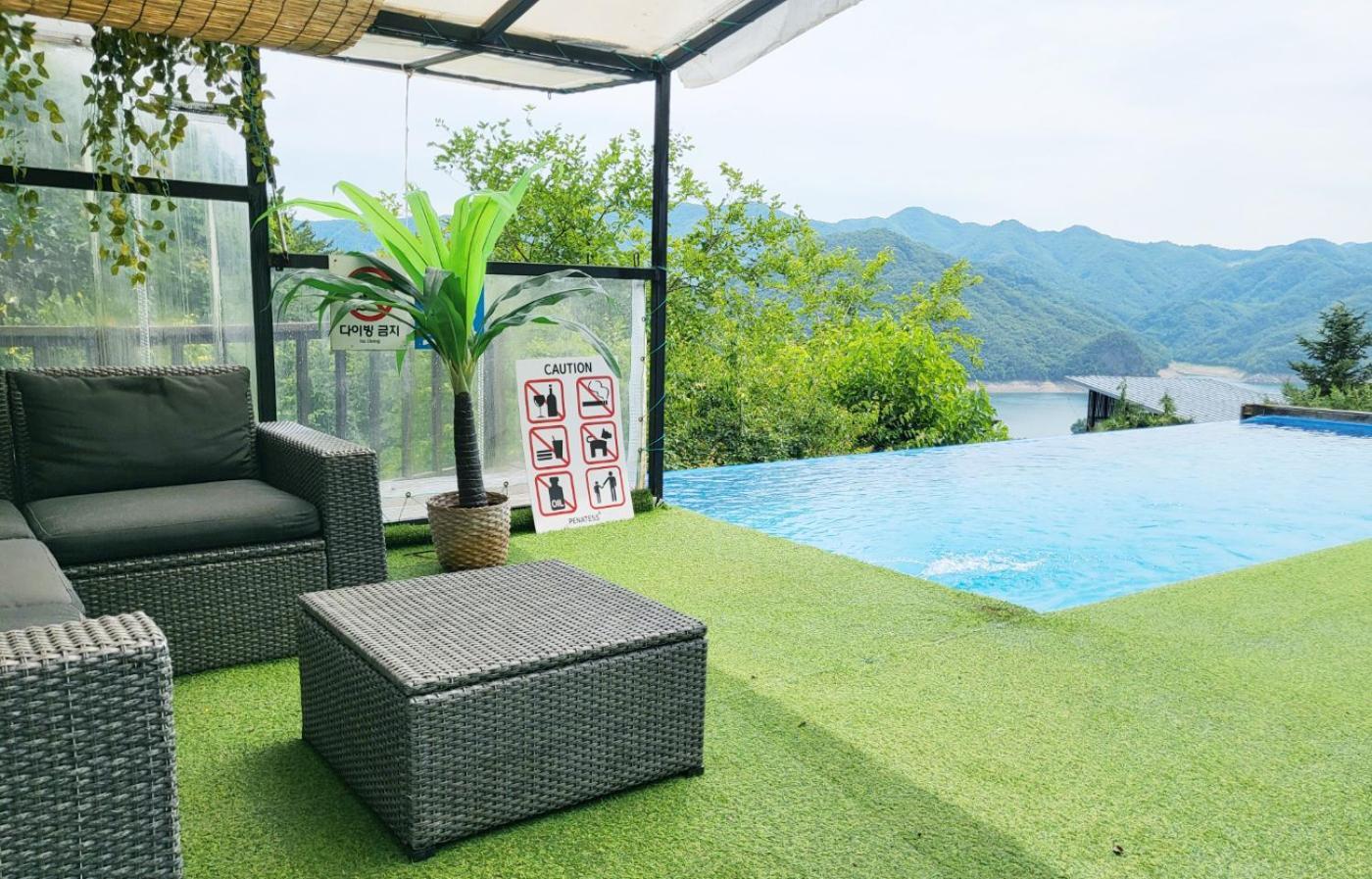 Penatess Pool Villa Čchungdžu Exteriér fotografie