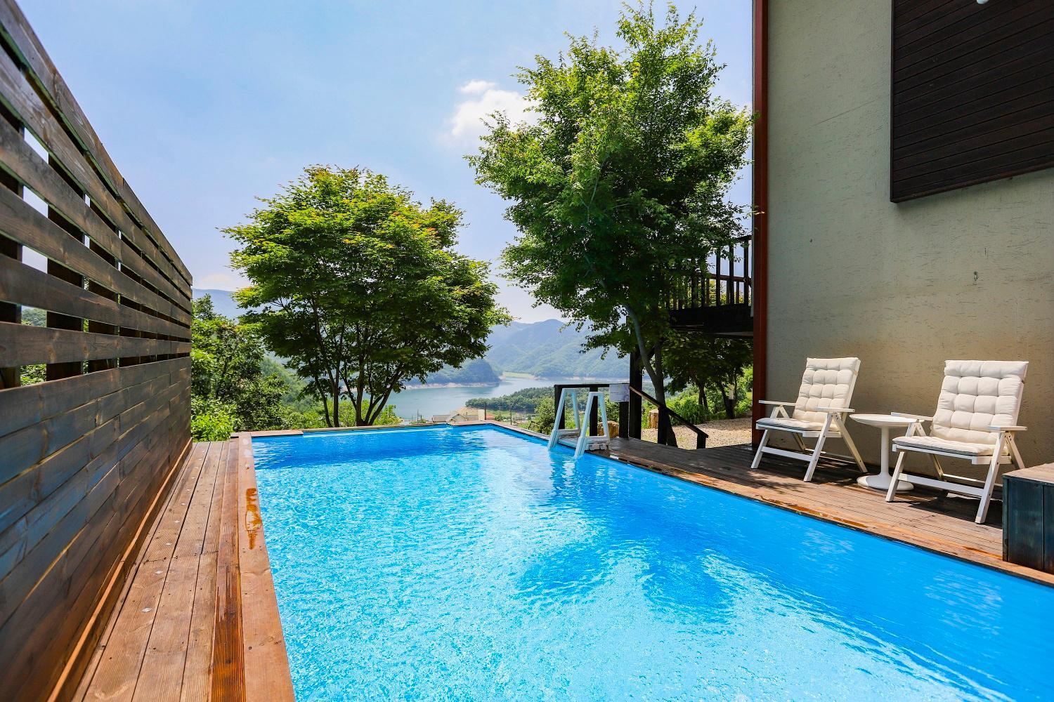 Penatess Pool Villa Čchungdžu Exteriér fotografie