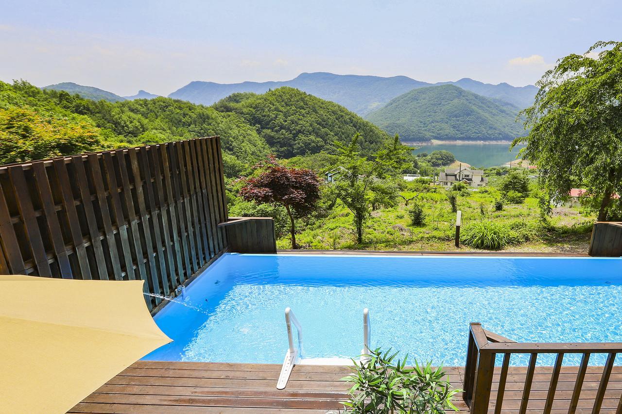 Penatess Pool Villa Čchungdžu Exteriér fotografie
