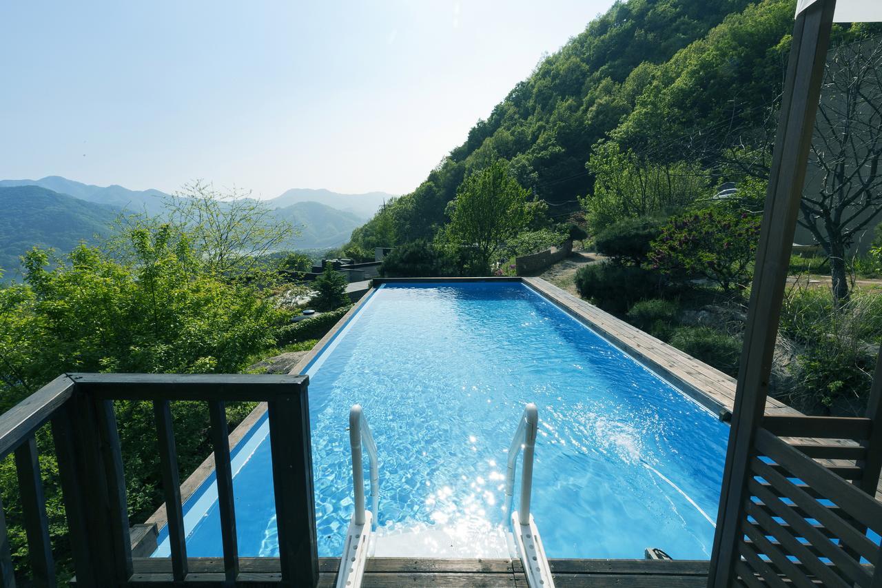 Penatess Pool Villa Čchungdžu Exteriér fotografie