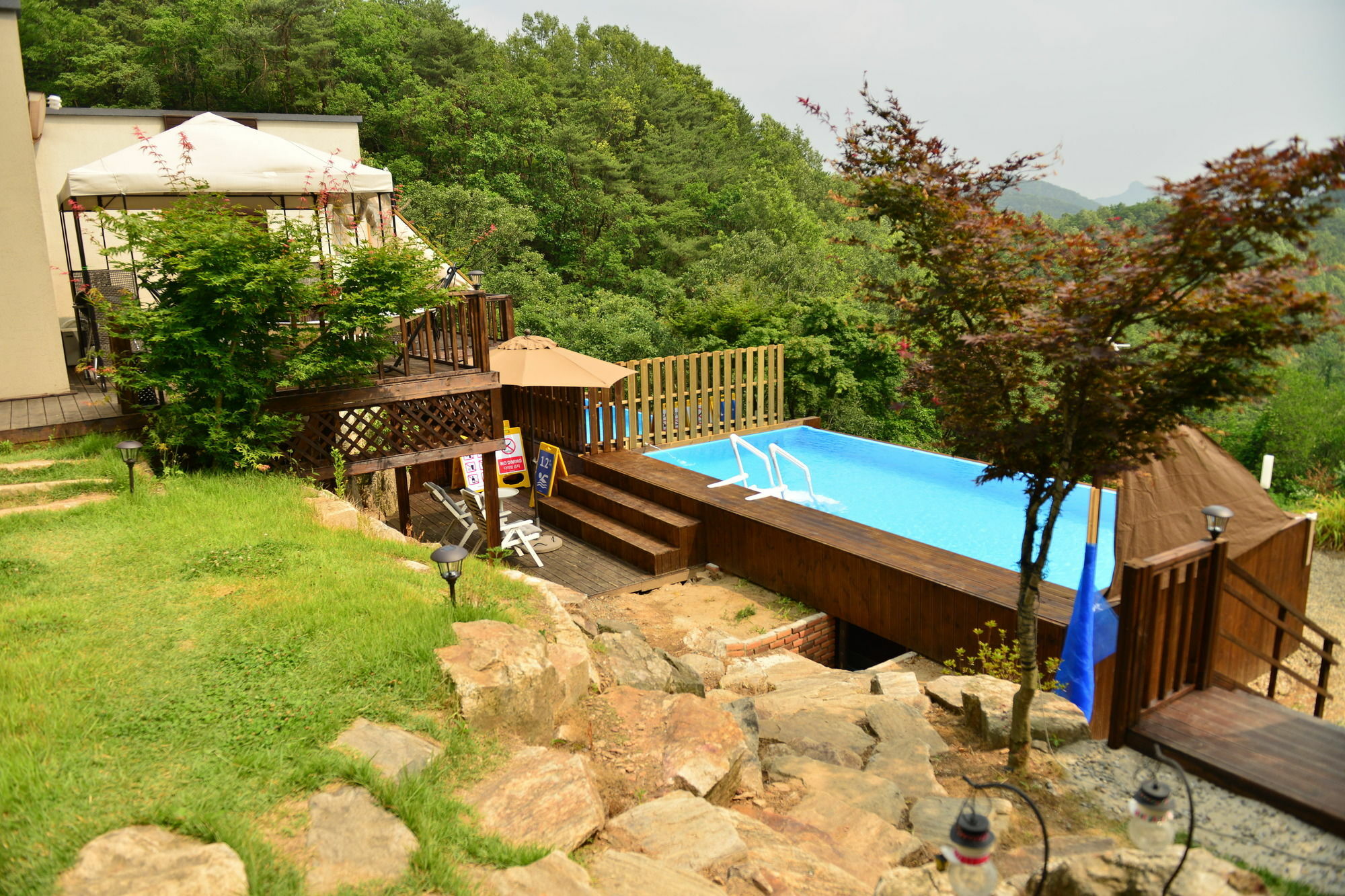 Penatess Pool Villa Čchungdžu Exteriér fotografie